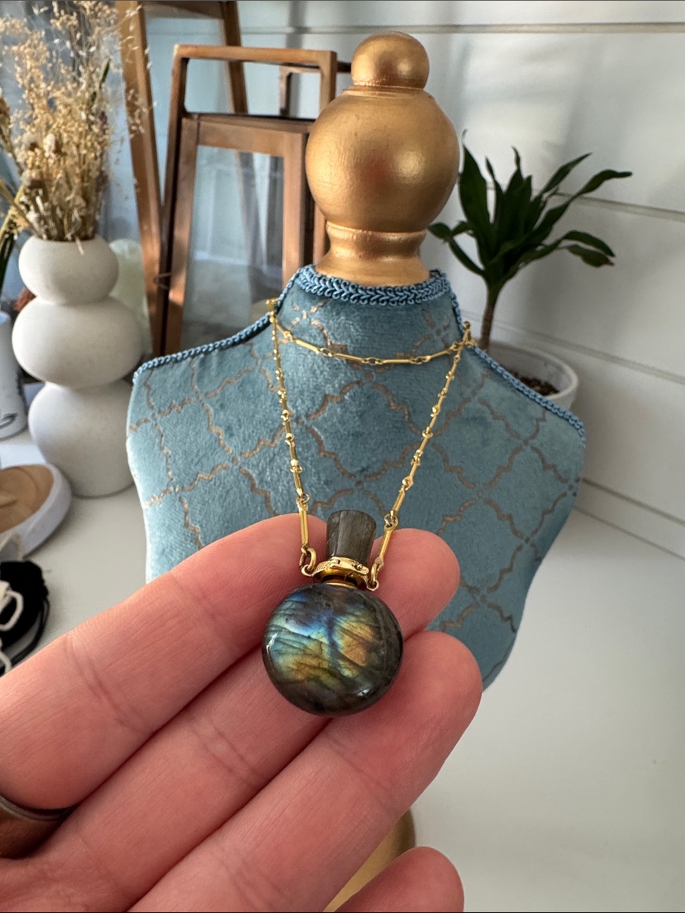 Gold Chain Necklace with Blue-Green Labradorite Pendant